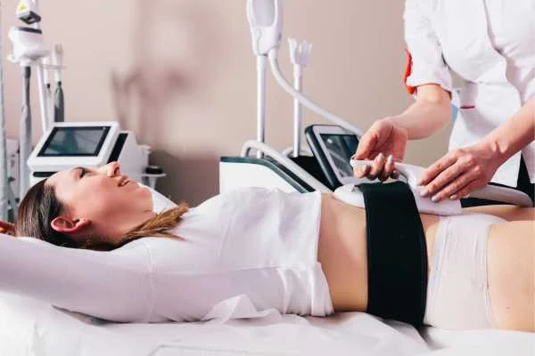 woman having body sculpting to help improve her body image and her mental health Hackney Wick